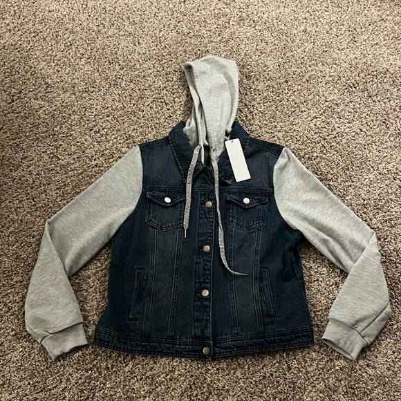 Women’s jacket - Picture 1 of 6